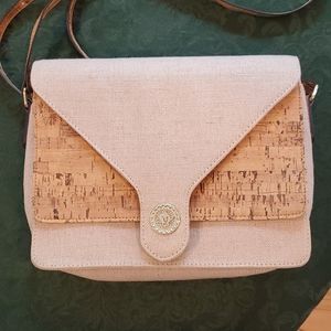 Anne Klein cross body handgag